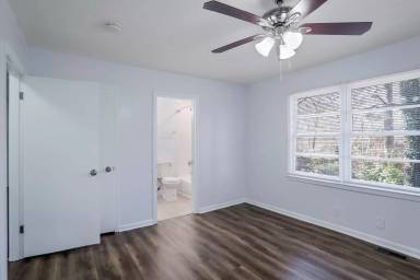 Main picture of 528 Springlake Rd