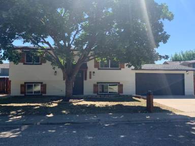 Main picture of 4590 N Jennifer St