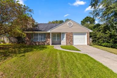 Main picture of 52 Woodcock Dr