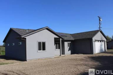 Main picture of 924 Dewsnup Ave