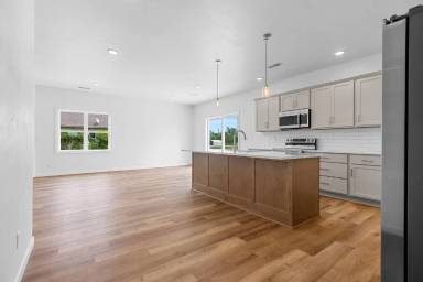 Main picture of 2718 Saffron Pl