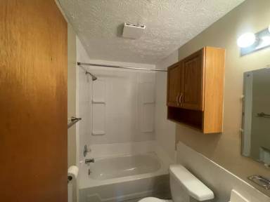 Main picture of 526 Wiltshire Blvd