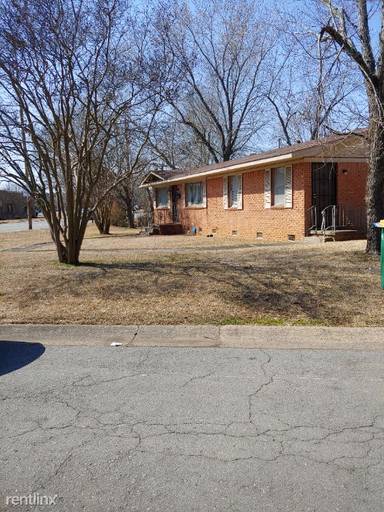 Main picture of 2 Southbrook Cir