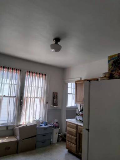 Main picture of 2918 N Murray Ave