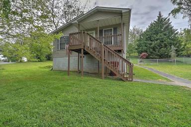 Main picture of 303 Moorland Dr