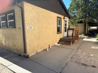 Main picture of 133 W 10th St