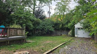 Main picture of 5 W Alexandria Ave