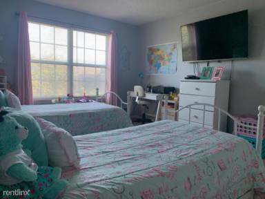 Main picture of 79 Amberly Ct
