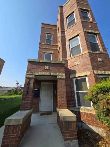 Main picture of 3812 W Maypole Ave