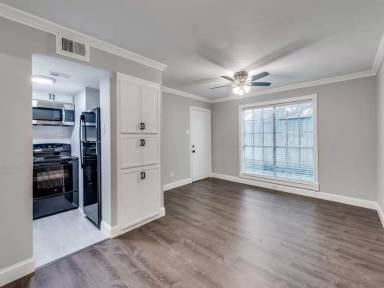 Main picture of 4427 Holland Ave