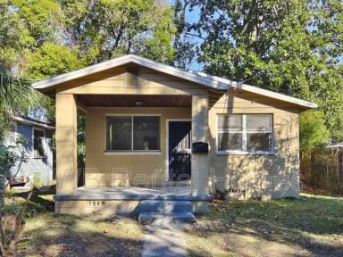 Main picture of 1593 W 21st St