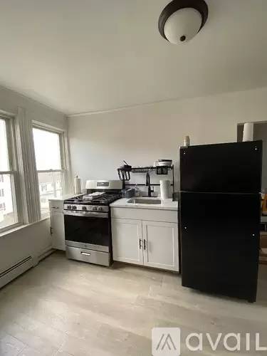 Main picture of 52 Bellevue Ave