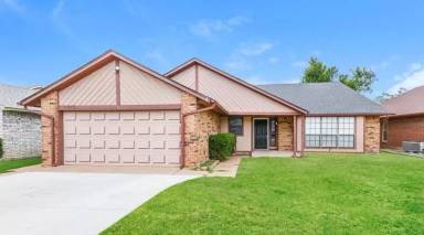 Main picture of 11916 Silver Sun Dr