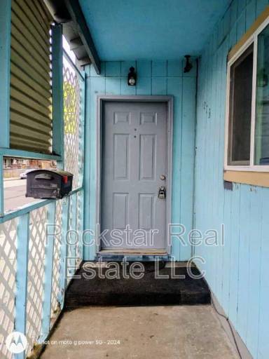 Main picture of 1003 E Illinois Ave