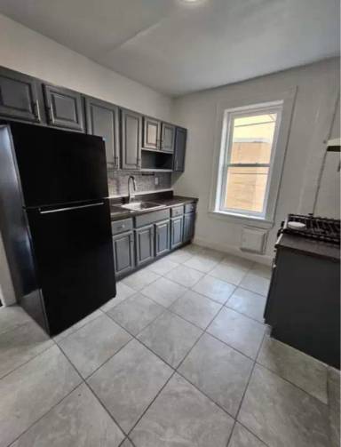 Main picture of 784 Clinton Ave