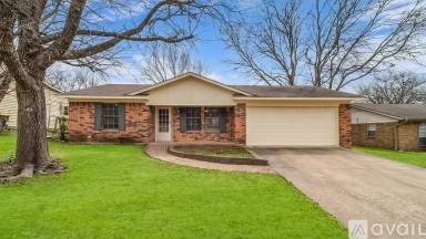 Main picture of 306 Iowa St