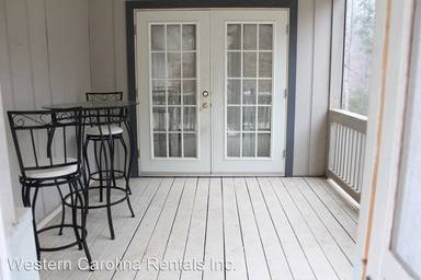 Main picture of 190 Happy Hollow Rd