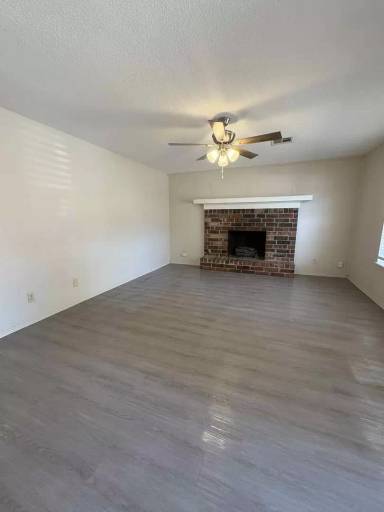 Main picture of 3220 E 47th St