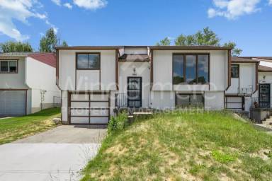 Main picture of 802 S Calvin Rd