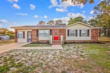 Main picture of 2816 E Cramer Dr