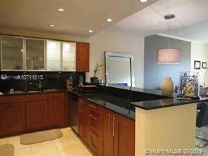 Main picture of Biscayne Cove Clipper Building