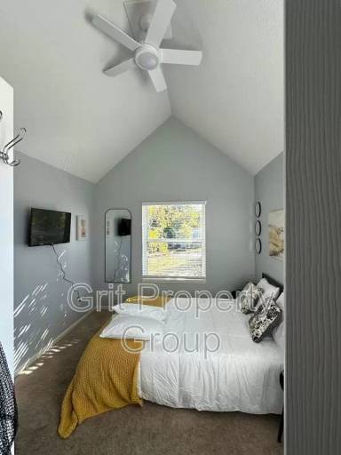 Main picture of 11023 Askew Ave