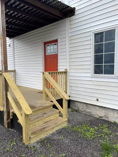 Main picture of 6194 Main Rd