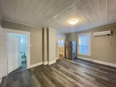 Main picture of 325 Amherst St