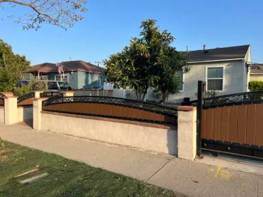 Main picture of 722 W Hollyvale St