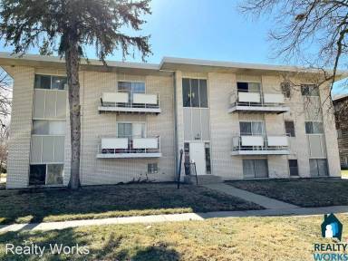 Main picture of 2445 E St
