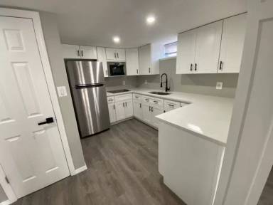 Main picture of 44 Pine St