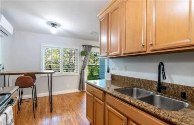 Main picture of 6000 Bixby Village Dr