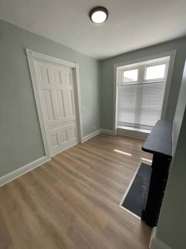 Main picture of 1829 N Calvert St