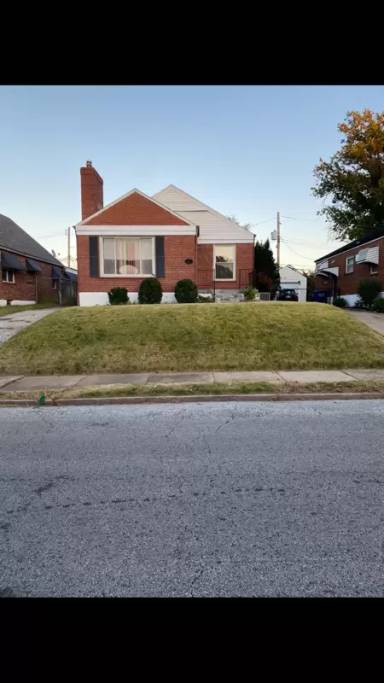 Main picture of 8742 Park Ln