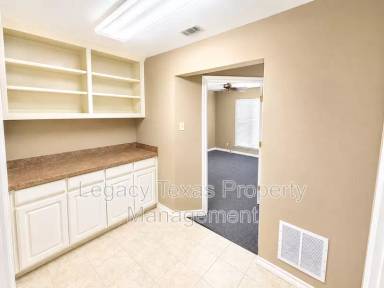 Main picture of 508 N Crowley Rd