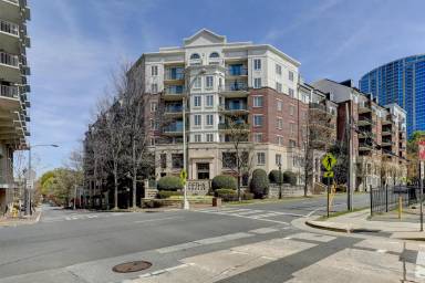 Main picture of Fifth & Poplar Condos