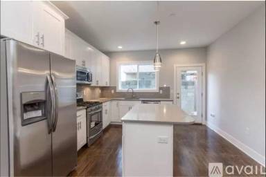 Main picture of 1227 Peters St