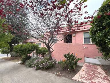 Main picture of 604 Hillsborough St