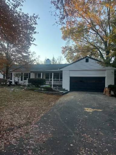 Main picture of 18 Oriole Dr