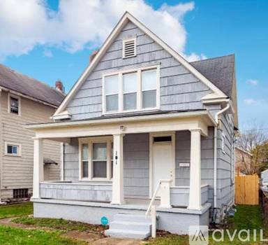 Main picture of 101 N Oakley Ave
