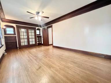 Main picture of 366 Carroll Park E