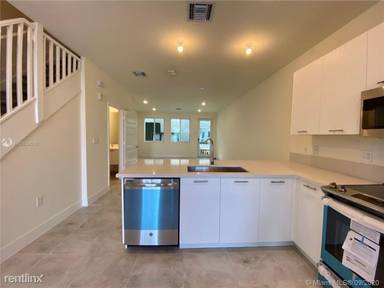 Main picture of 6421 NW 102nd Path