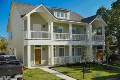 Main picture of 302 Cooner St