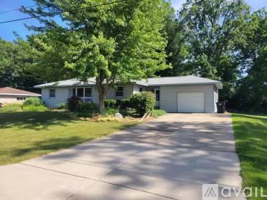 Main picture of 1200 Elmwood Dr