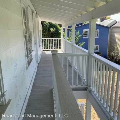 Main picture of 72 Line St