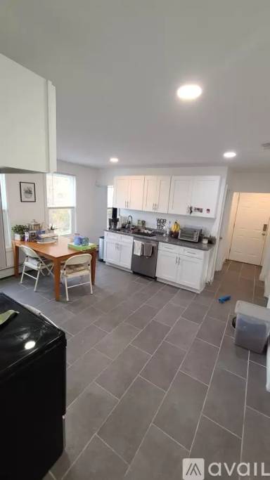 Main picture of 576 Franklin St