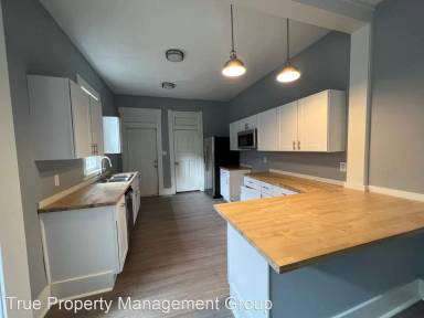 Main picture of 2040 N Park Ave