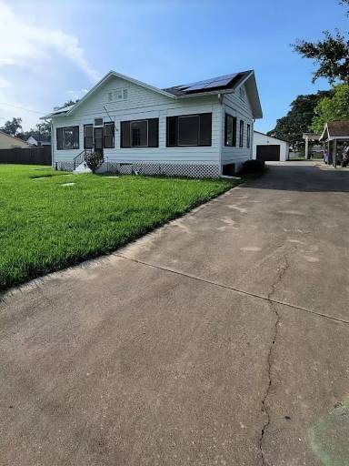 Main picture of 1711 Main St