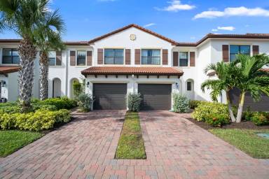 Main picture of 15820 Portofino Springs Blvd