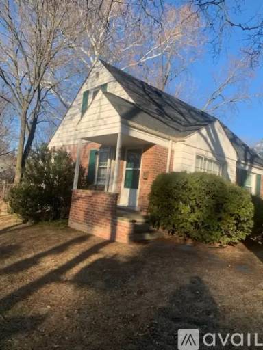 Main picture of 878 W Lincoln St